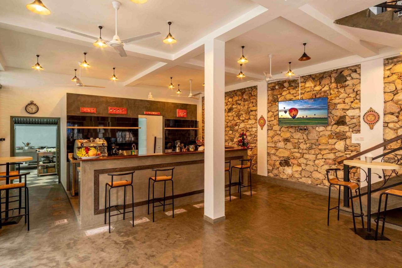 Brixia Cafe & Guest Bed & Breakfast Galle Ngoại thất bức ảnh