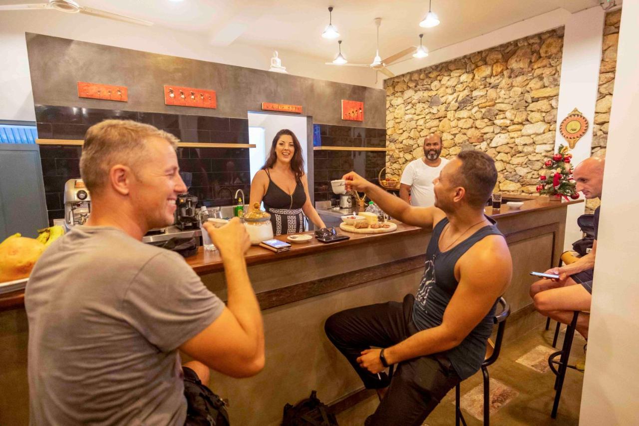 Brixia Cafe & Guest Bed & Breakfast Galle Ngoại thất bức ảnh