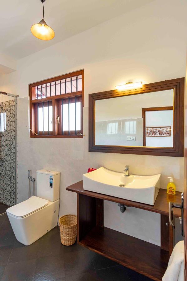 Brixia Cafe & Guest Bed & Breakfast Galle Ngoại thất bức ảnh
