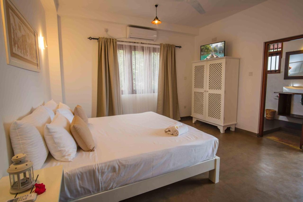 Brixia Cafe & Guest Bed & Breakfast Galle Ngoại thất bức ảnh