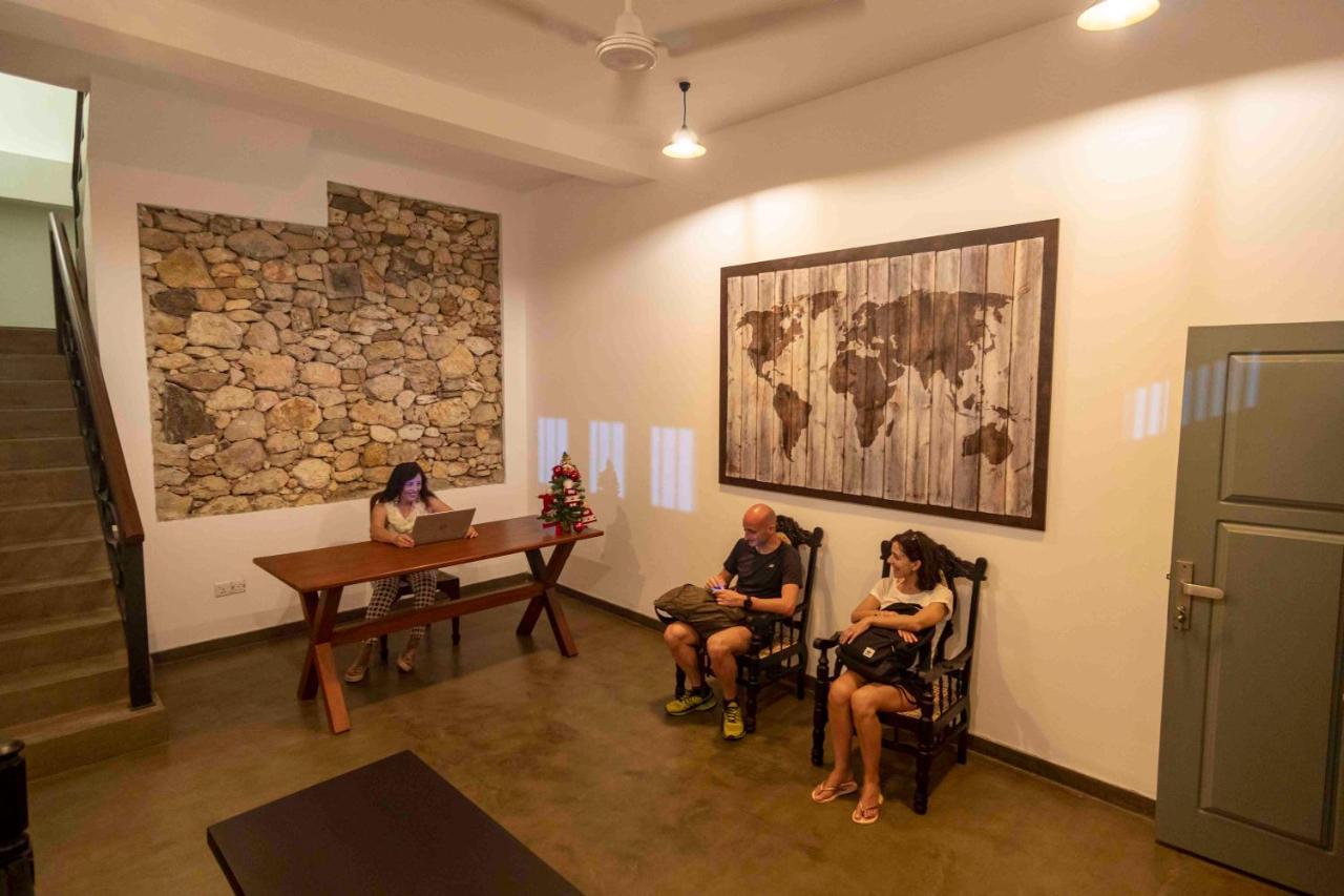 Brixia Cafe & Guest Bed & Breakfast Galle Ngoại thất bức ảnh